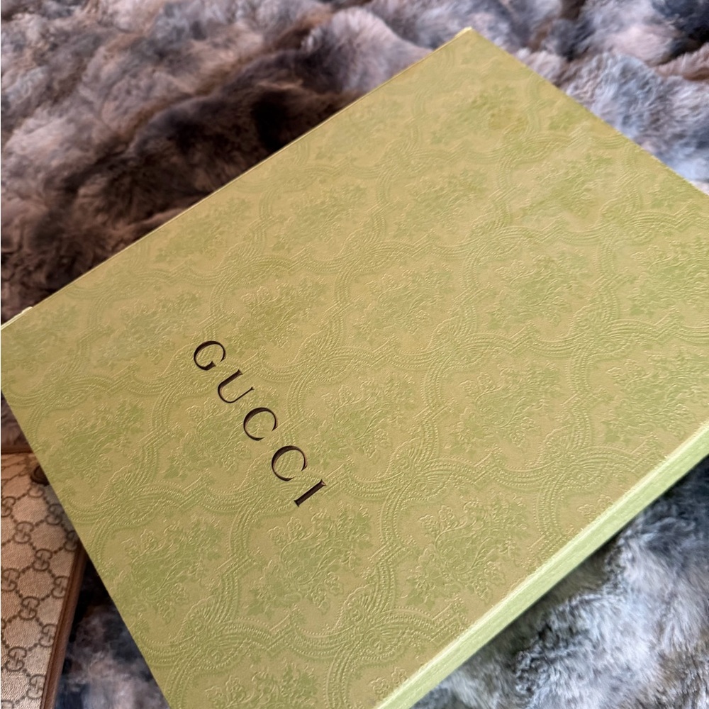 Gucci Beige and Brown Monogram Bag - Picture 13 of 16